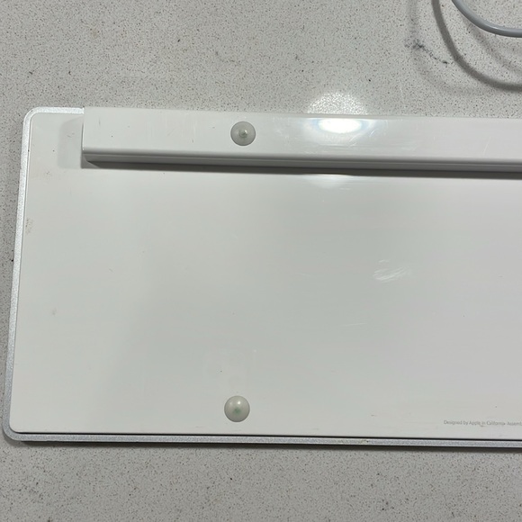 Wired Apple Keyboard with numeric pad - Picture 7 of 10